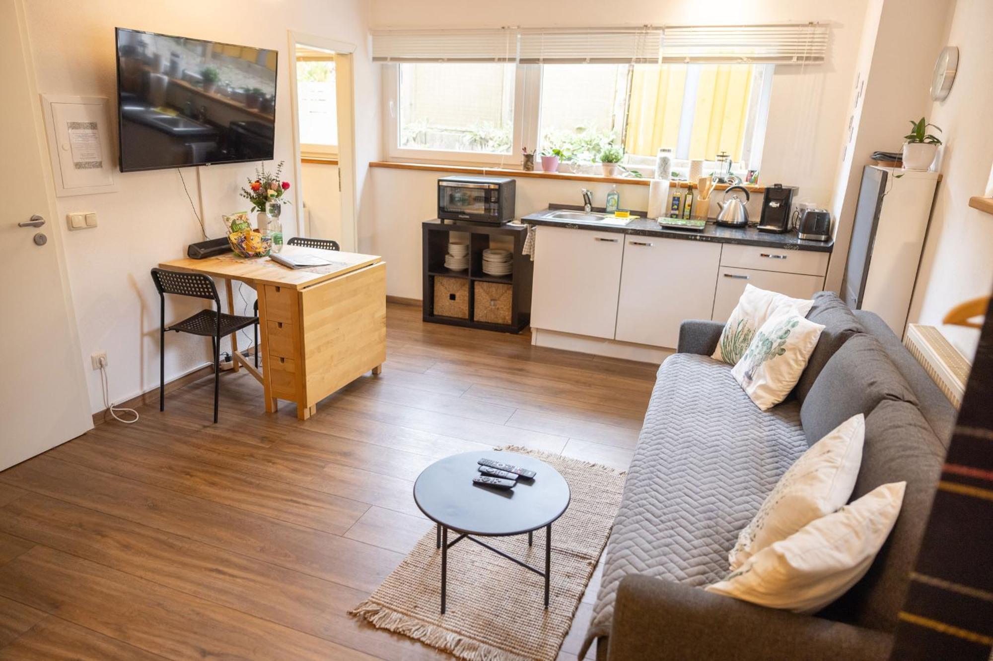 Ideal Fuer Kurze Aufenthalte - Gemuetliches 1-Zimmer-Apartment Adelsdorf Extérieur photo