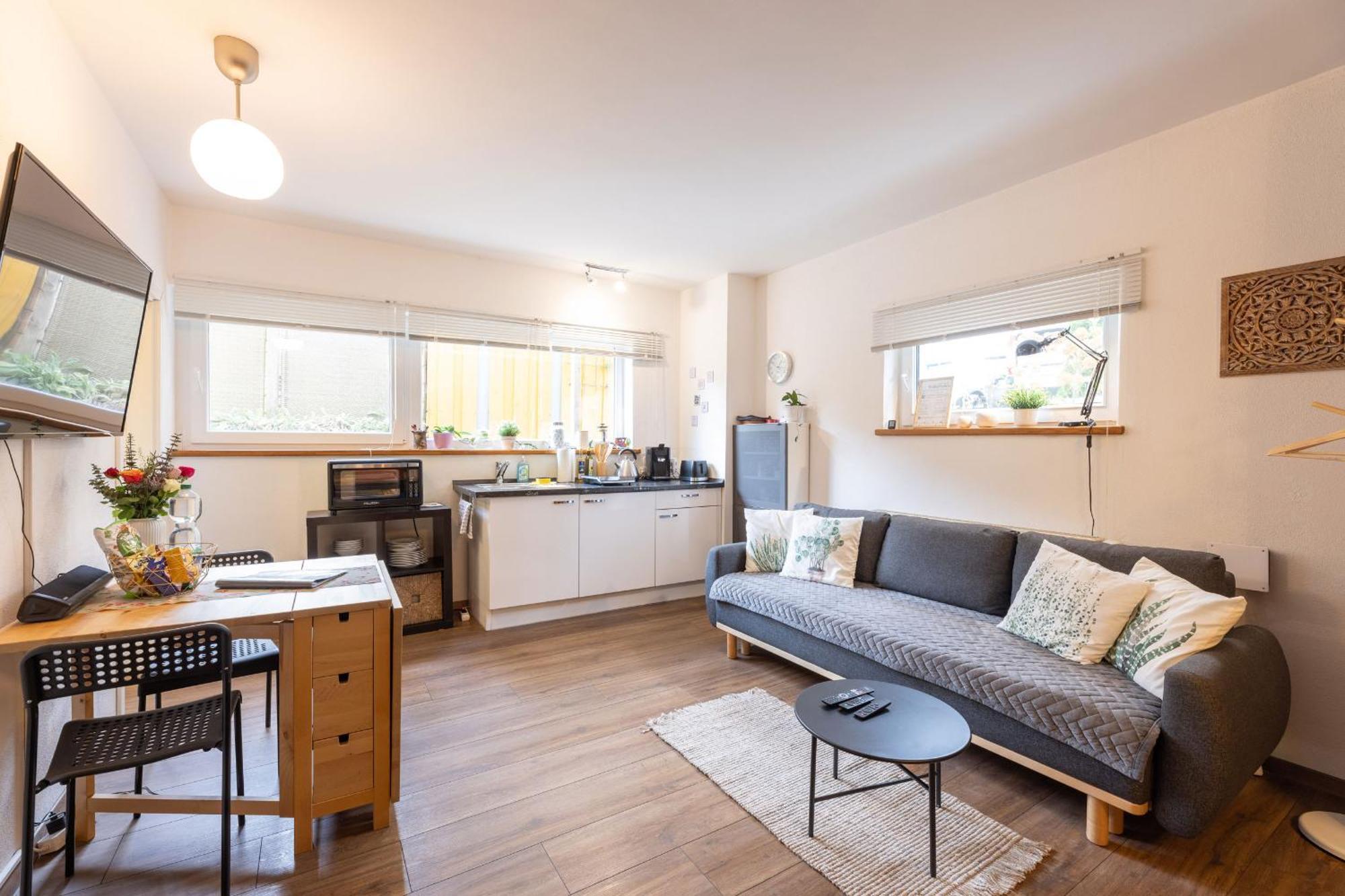 Ideal Fuer Kurze Aufenthalte - Gemuetliches 1-Zimmer-Apartment Adelsdorf Extérieur photo